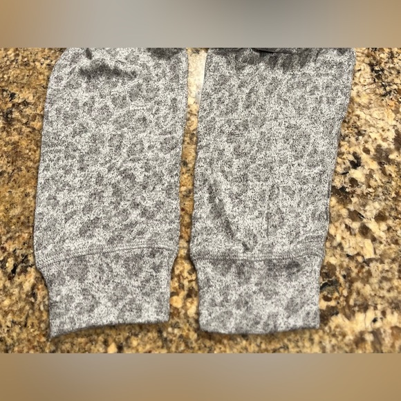 NWOT Spirit Jersey Brushed Leopard Print Pullover - Picture 6 of 9